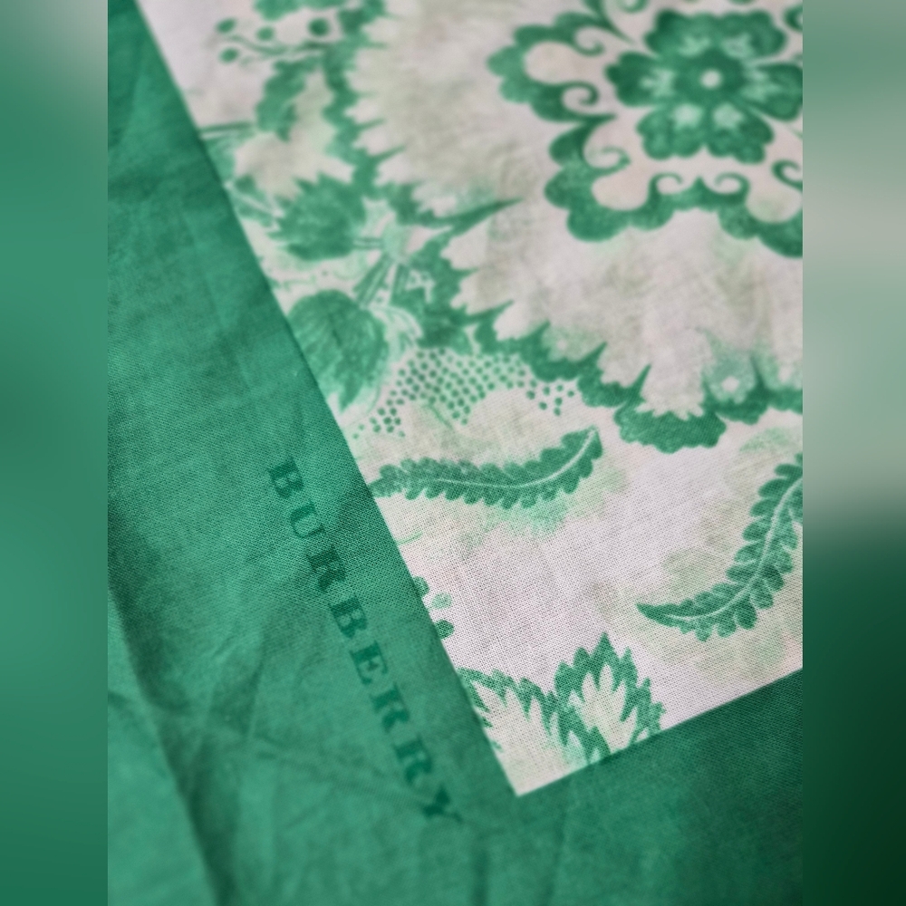 Vintage Burberry Floral Cotton Triangle Scarf – Made in Italy